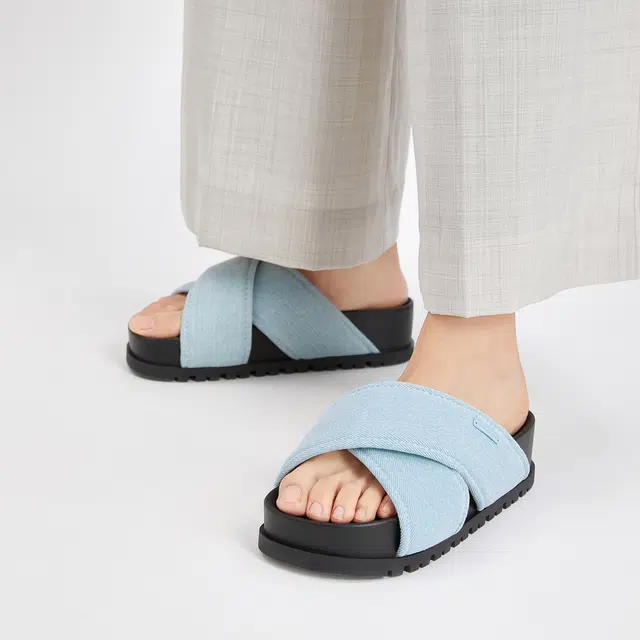 CHARLES&KEITH Light Blue