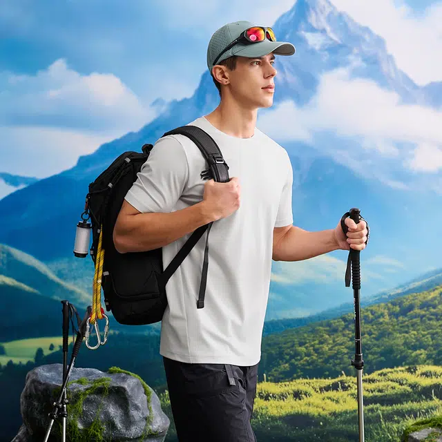 SPYDER TRAINING HIKING logoT