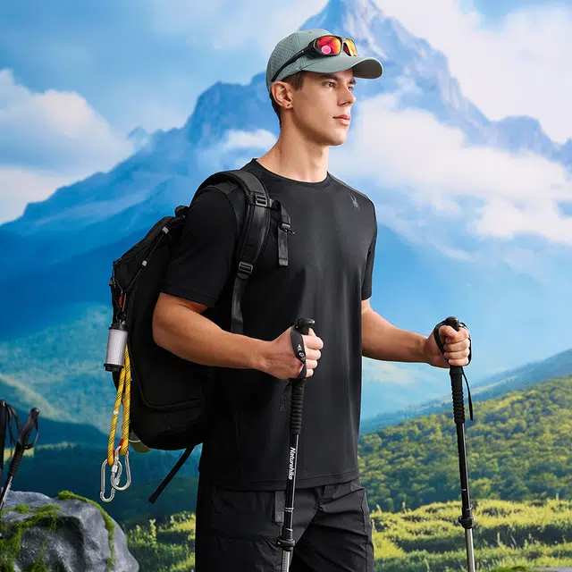 SPYDER TRAINING HIKING logoT