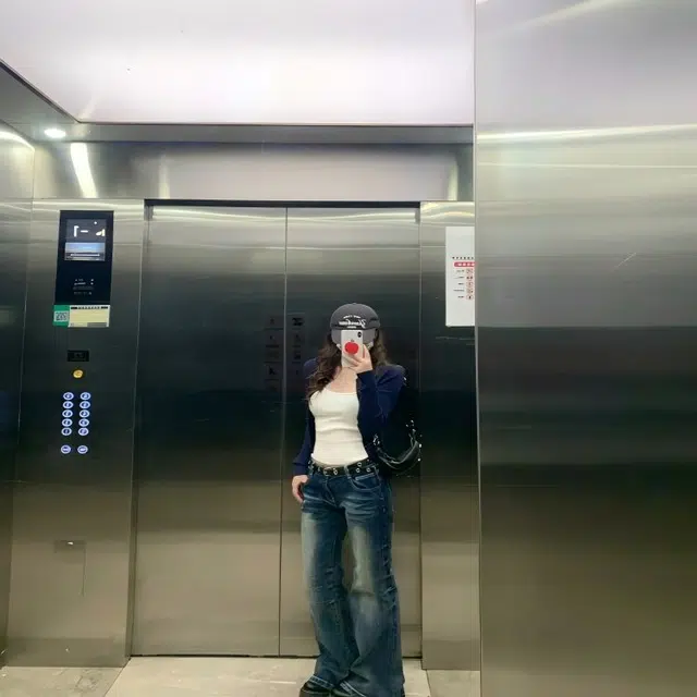 木清清 修身韩系纯欲辣妹纯色吊带开衫两件套通勤风针织衫 女款