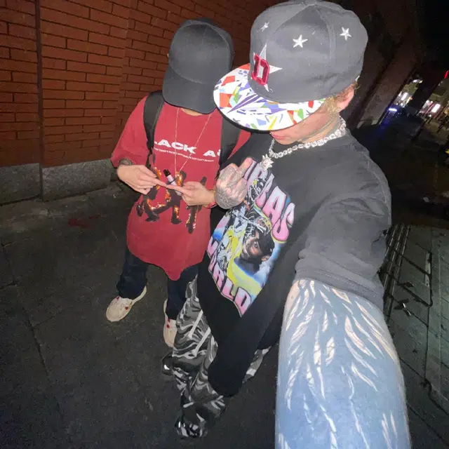 尚先生 嘻哈个性字母刺绣撞色大头围显脸小遮阳防晒春夏季平沿太阳帽青少年潮搭 棉腈纶材质 时尚棒球帽 男女同款情侣款 丰富色彩任你选