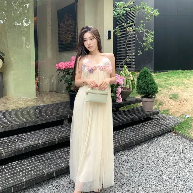 花山家的猫 度假甜美温柔立体花朵网纱长款吊带连衣裙 女款