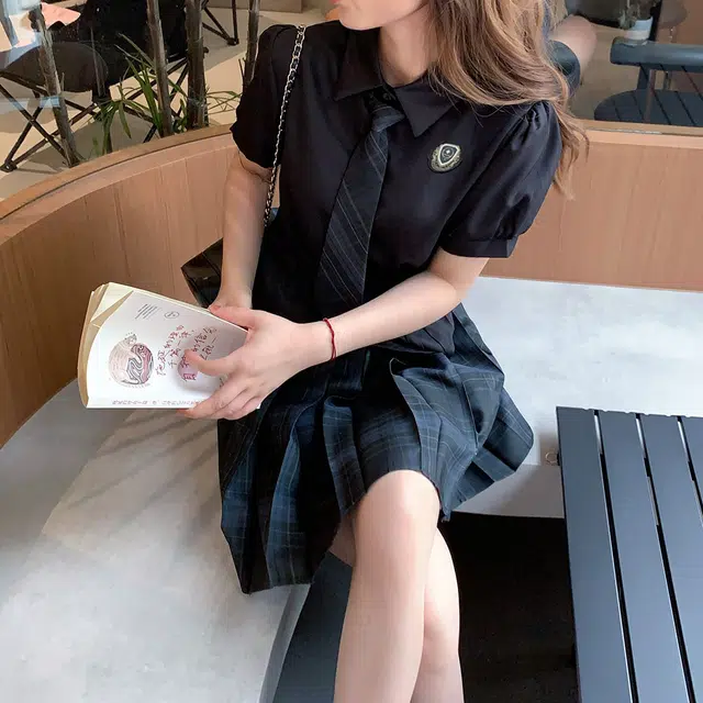 花山家的猫 学院风纯色尖领泡泡短袖上衣中腰百褶短裙制服 女款 两件套