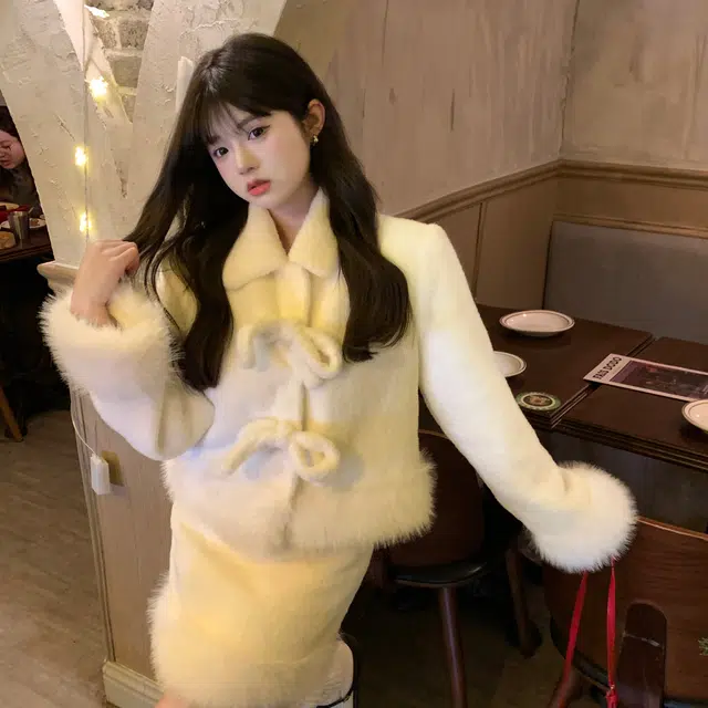 花山家的猫 小香风长袖毛呢蝴蝶结毛毛外套高腰百褶短裙制服 女款 乳白色