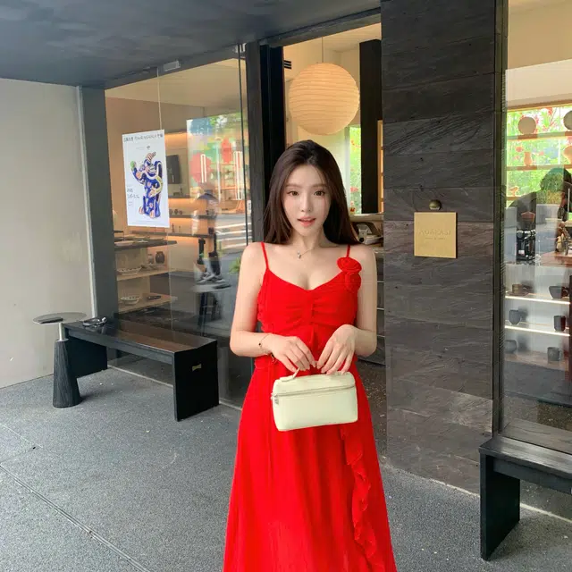 花山家的猫 法式温柔简约通勤吊带连衣裙 女款