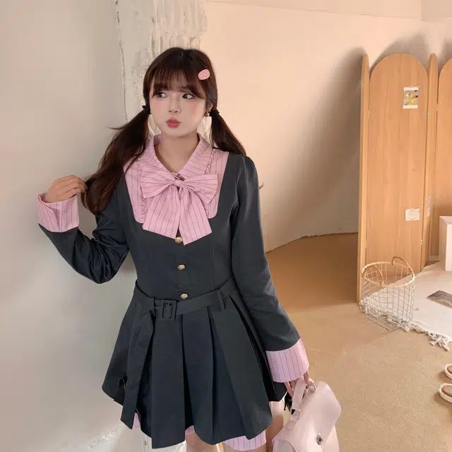 花山家的猫 学院风尖领韩式衬衫袖假两件收腰长袖连衣裙 女款 粉衬衫领黑色长袖连衣裙