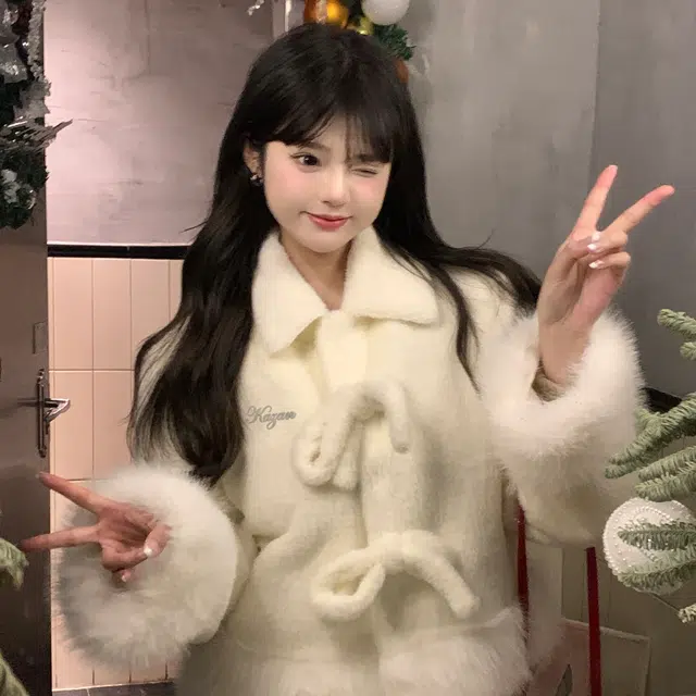 花山家的猫 小香风长袖毛呢蝴蝶结毛毛外套高腰百褶短裙制服 女款 乳白色