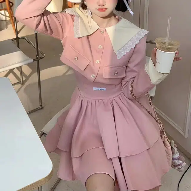 花山家的猫 拼色娃娃领单排扣短款外套收腰吊带连衣裙制服 女款 粉红色
