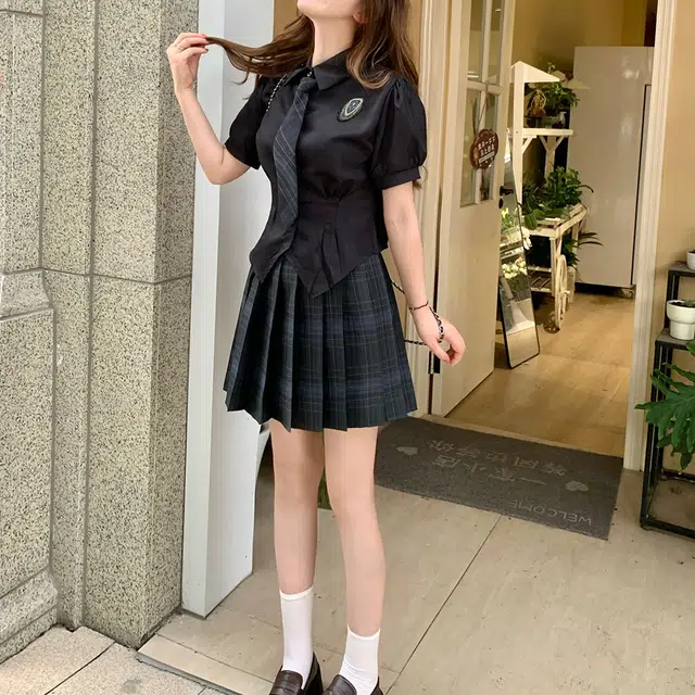 花山家的猫 学院风纯色尖领泡泡短袖上衣中腰百褶短裙制服 女款 两件套