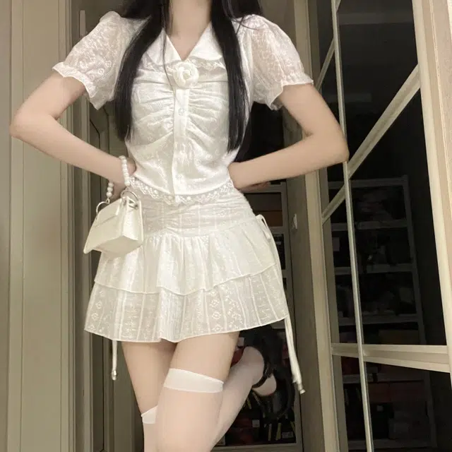 花山家的猫 纯色泡泡袖娃娃领蕾丝边百褶裙套装制服 女款 白色