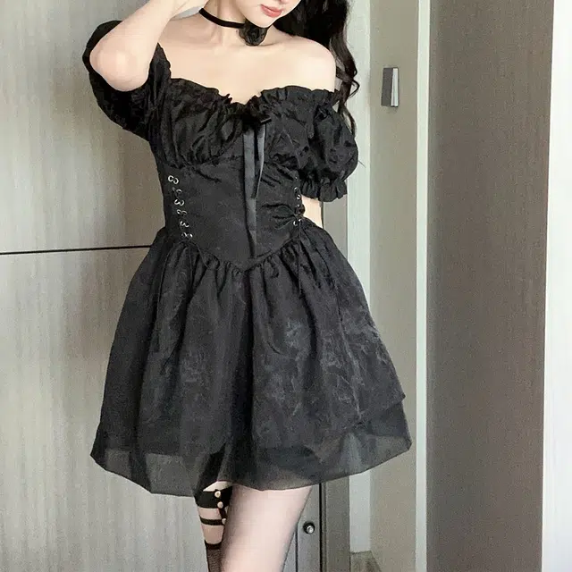 纯色方领泡泡短袖连衣裙 女款 黑色