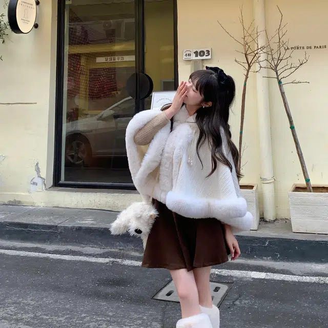 花山家的猫 可爱温柔甜美千金秋冬新中式珍珠斗篷毛绒披肩短款制服 女款