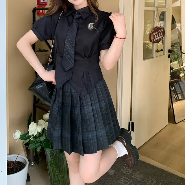 花山家的猫 学院风纯色尖领泡泡短袖上衣中腰百褶短裙制服 女款 两件套