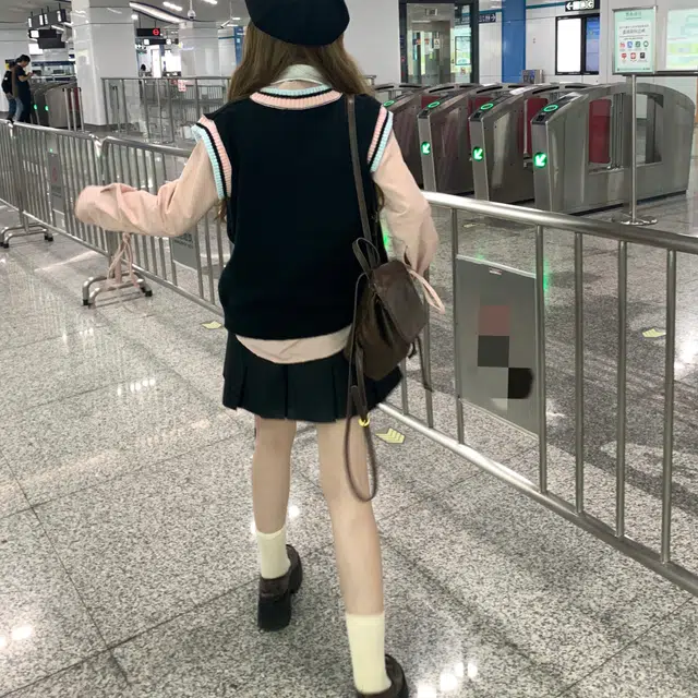 花山家的猫 黑粉拼色马甲背心配长袖衬衫黑箱褶裙三件套制服 女款