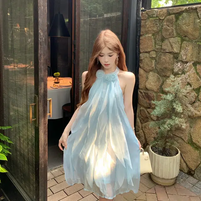 花山家的猫 法式温柔立体玫瑰花仙女挂脖无袖连衣裙 女款