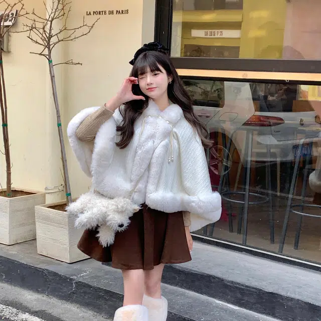 花山家的猫 可爱温柔甜美千金秋冬新中式珍珠斗篷毛绒披肩短款制服 女款