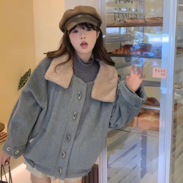 花山家的猫 拼色翻领牛角扣插肩袖加厚保暖夹克 女款 咖啡领灰色