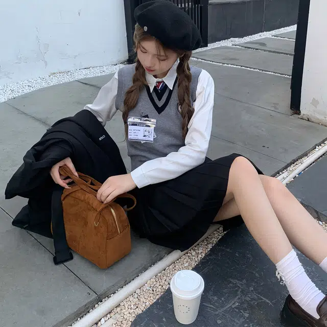 花山家的猫 纯色翻领双排扣黑色风衣长袖衬衫套头马甲短裙制服 女款