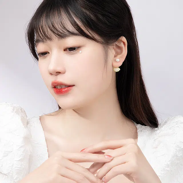 S925