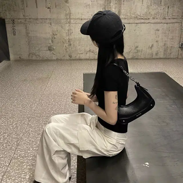 西木汀 魅力磁场 小众手提链条高级感 牛皮 单肩斜挎包 小号 女款 镭射银/深邃黑/米白色/干枯玫瑰粉