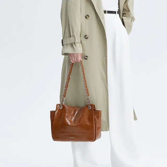 西木汀 光影魅力高级感 牛皮 菱格链条包斜挎单肩包 中号 女款 焦糖棕/深邃黑