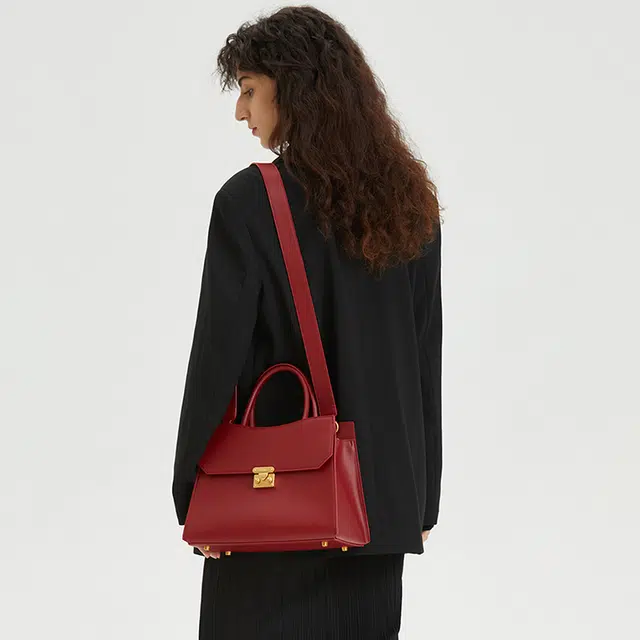 西木汀 心花怒放 小众设计金属扣新娘包气质百搭大容量 牛皮 婚包手提包单肩斜挎包 常规 女款 高级红