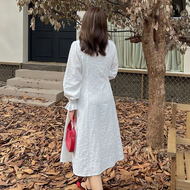 惟友 胖女生显瘦连衣裙胖妹妹女装大码秋装胖女孩穿搭裙子秋款长裙 女款 法式复古浮雕喇叭袖