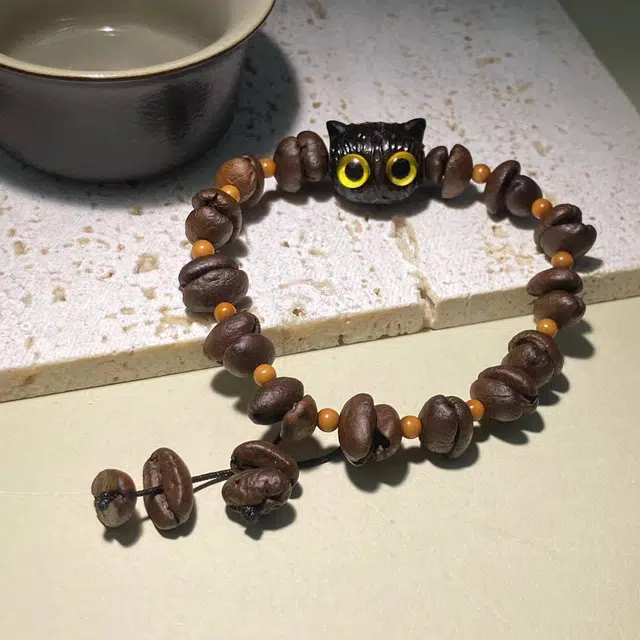 鲤晶 国潮文玩 招财猫咪搭配醒神咖啡豆 单圈 学院风 紫光檀 木作手串 男女同款情侣款 紫光檀