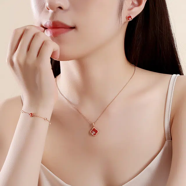 S925