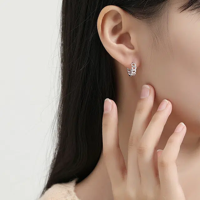 觅宿 莫比乌斯环 永恒 象征无限可能  时尚 百搭 六环扣 铂金 耳环 女款