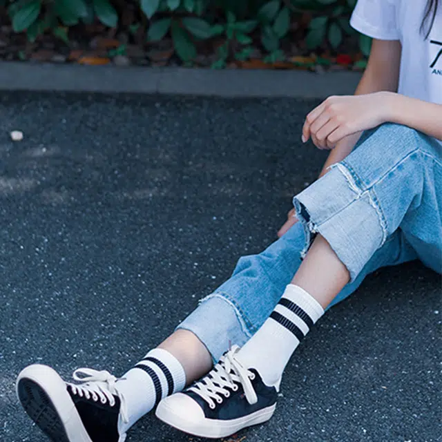 浪莎 韩系纯棉透气舒适吸汗速干运动袜排湿防滑防臭高弹不勒脚休闲袜子女袜居家日常时尚简约条纹百搭中筒袜  女款