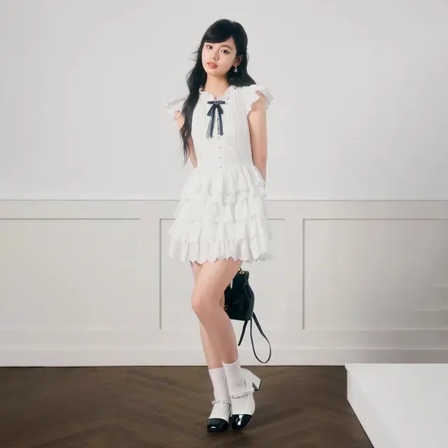 花蔓色 韩系学院风小飞袖气质蓬蓬蛋糕简约纯色收腰甜美无袖连衣裙 女款 白色