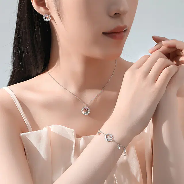 S925