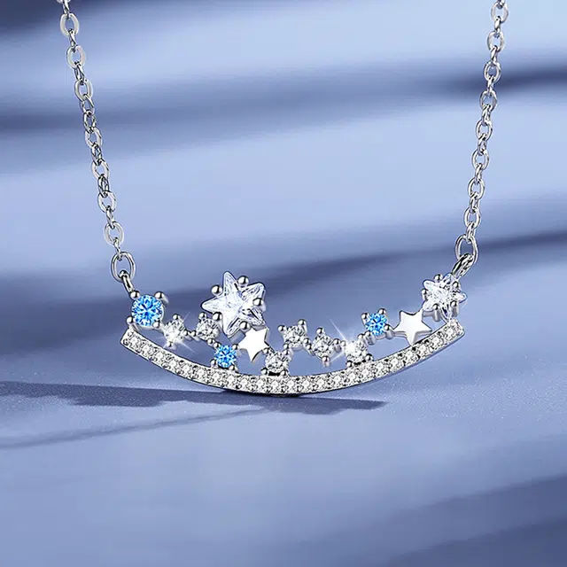 925
