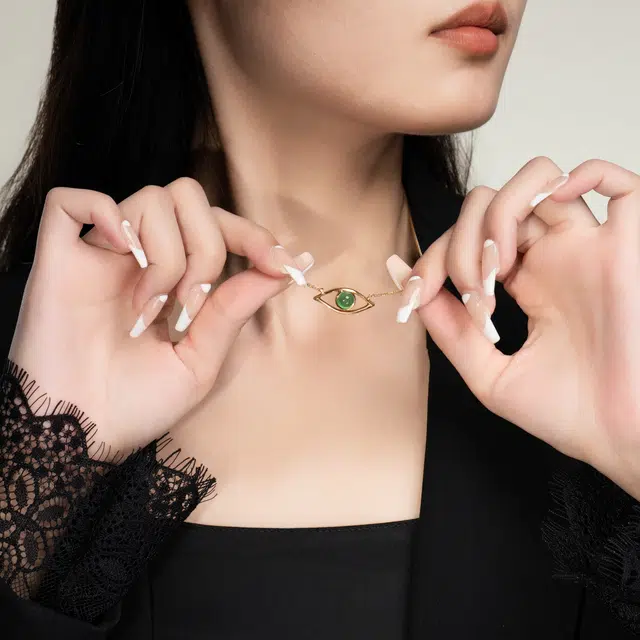 思懿家 大师之作王朝阳翡翠大师联名款看见系列冰晴翡翠蛋面金色眼睛 高冰 项链 女款