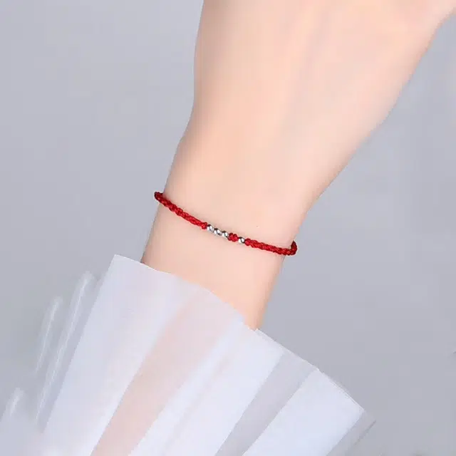 925