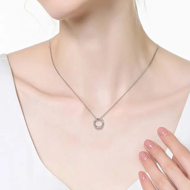 925