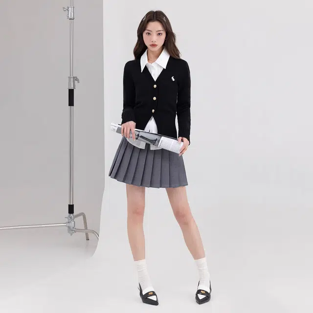 V
