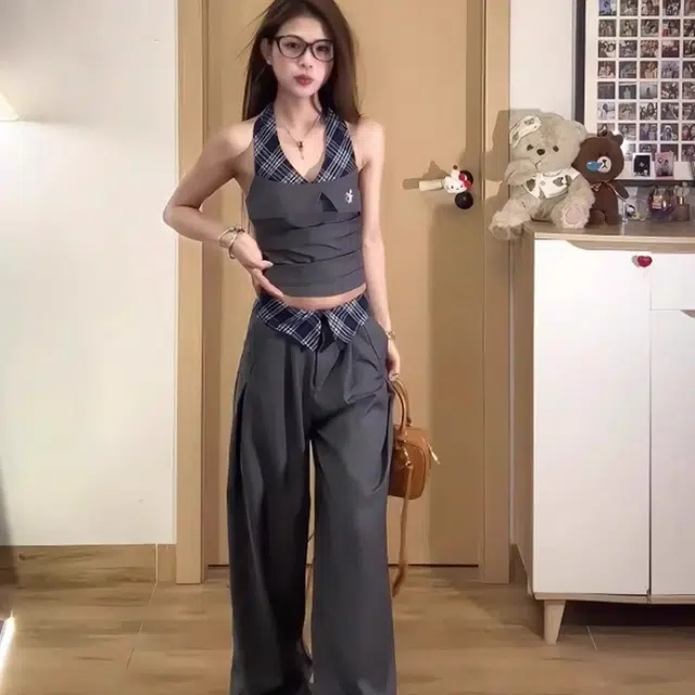 欧阳喜 纯欲风辣妹设计感拼接挂脖无袖上衣高腰阔腿裤休闲套装 女款