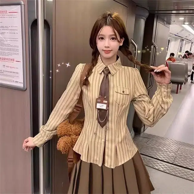 欧阳喜 韩系学院风百褶裙修腰修身长袖衬衫裙装套装 女款