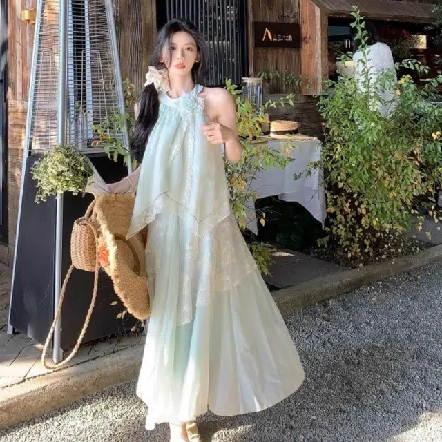 花蔓色 法式温柔挂脖气质度假网纱长裙无袖连衣裙 女款