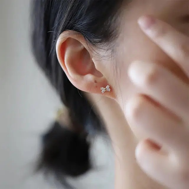 希遇 蝴蝶结耳钉 甜美小众设计高级感迷你耳饰 铜 耳钉 女款