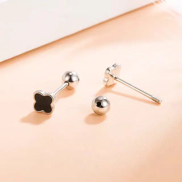希遇 幸运四叶草 时尚韩版小众设计螺丝款迷你耳骨钉 钛钢 耳钉 女款