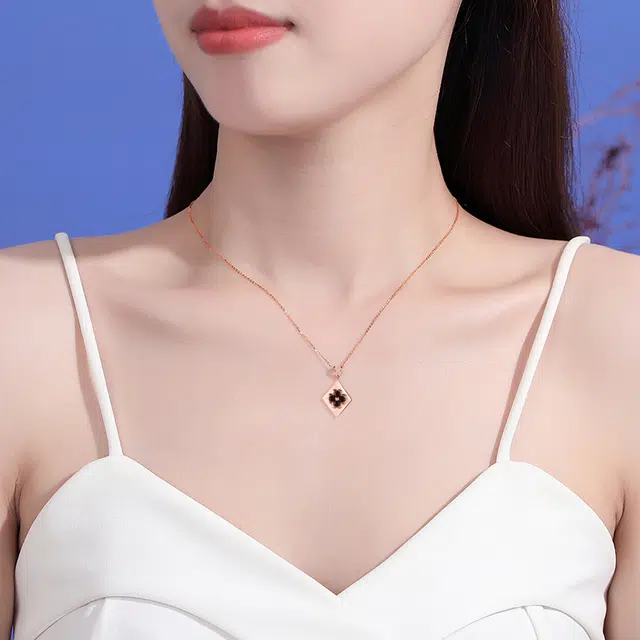 S925