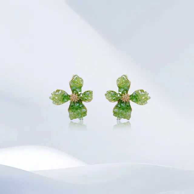 希遇 星云碎石 出游必备 精致百搭 穿搭 高级时尚 日常通勤百搭小众设计 #好运 清晰飘逸优雅 合金 耳环 女款