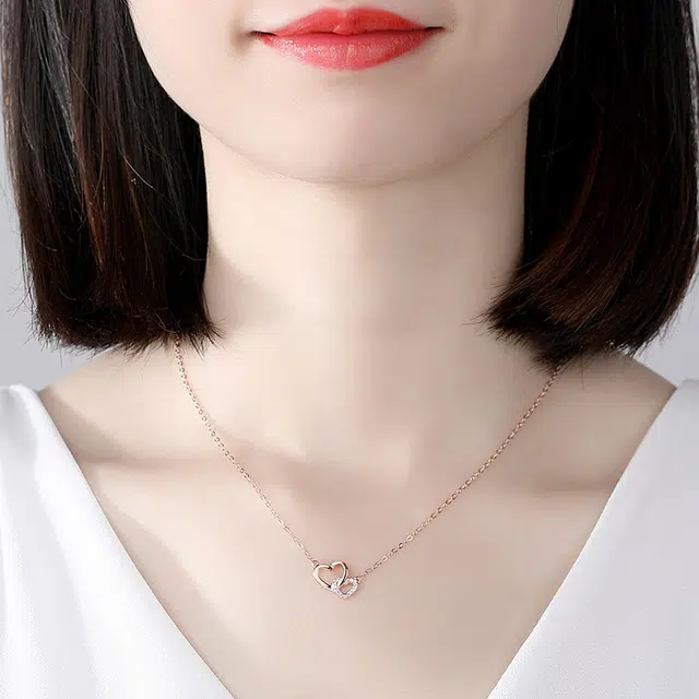925