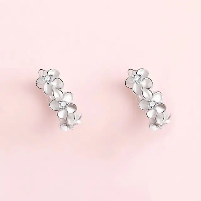 925