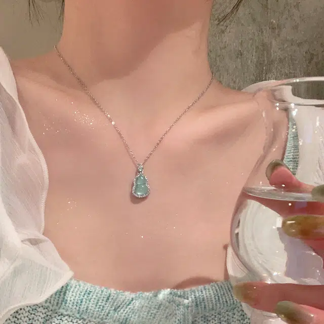 希遇  新中式葫芦吊坠项链轻奢小众高级感国风锁骨链 琉璃 项链 女款
