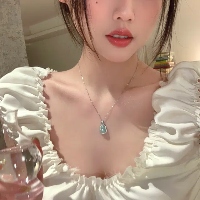 希遇  新中式葫芦吊坠项链轻奢小众高级感国风锁骨链 琉璃 项链 女款