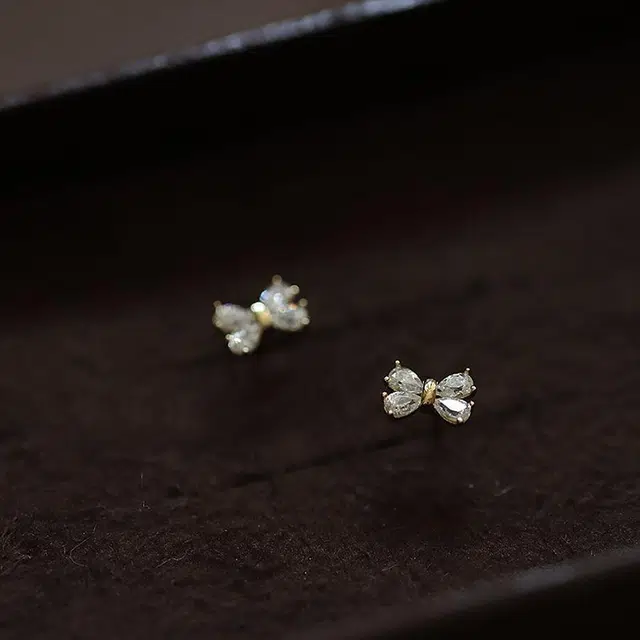 希遇 蝴蝶结耳钉 甜美小众设计高级感迷你耳饰 铜 耳钉 女款